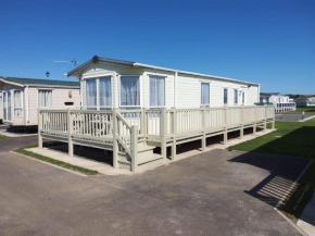 6 BERTH DELUXE CARAVAN PG73 GOLDEN PALM